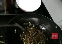 Illustration of how to make stir-fried loach with fermented vegetables 9