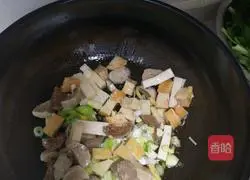 Illustration of how to make spicy hotpot 3