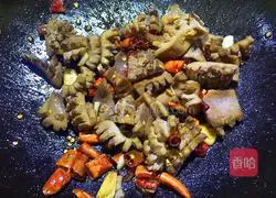 Stir-fry Illustration of how to make waist flowers 15