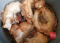 Illustration of braised heart-protecting pork 5