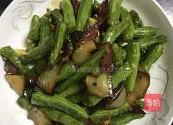 Illustration of how to stir-fry bacon and green beans 7