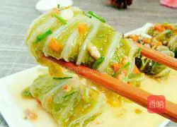 Illustration of how to make cabbage and pork rolls 6