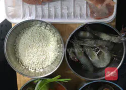 Illustration of making glutinous rice balls 1