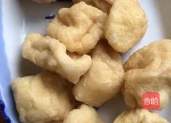 Illustration of how to stuff fried tofu with meat 2