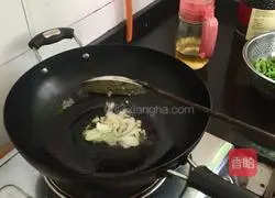 Illustration of how to make stir-fried shredded pork with Hu Qin 15