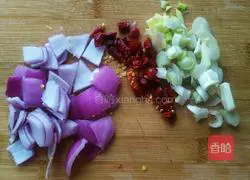 Illustration of how to make diced potato and chicken 4