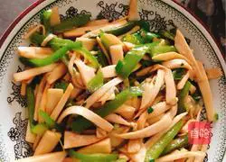 Illustration of how to make green pepper and king oyster mushroom 6