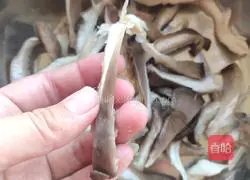 Illustration of how to make fried meat with oyster mushrooms 3
