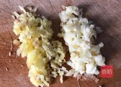 Illustration of how to make dry-fried white-scaled fish 3