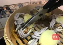 Illustration of steamed hairy crabs 9