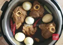 Soy sauce Illustration of making big stick bones 5