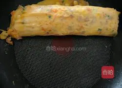 Illustration of how to make colorful egg rolls 10