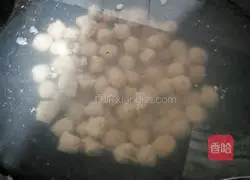 Illustration of how to make grass carp meatballs 9