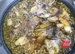 Illustration of how to make Hakka fried chicken with wine 5