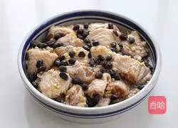 Illustration of how to make steamed chicken wings with black bean sauce 5