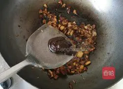 Illustration of how to cook tofu with mushroom and minced meat 12