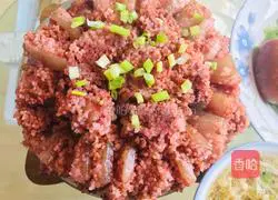 Illustration of how to steam pork in rice cooker 6