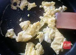 Illustration of how to make tomatoes and eggs 7