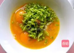 Illustration of how to make bitter melon and scrambled eggs 5