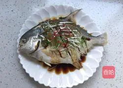 Illustration of how to make steamed golden pomfret 7