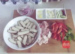 Illustration of how to make fragrant dried twice-cooked pork 3