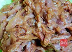 Jia Chang Illustration of how to make shredded pork with Beijing sauce 1