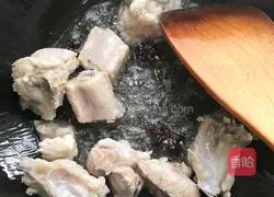 Illustration of how to make braised tofu with spareribs 11
