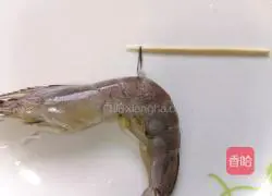 Illustration of how to make fried leeks and shrimps 4