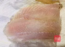 Illustration of how to make mushroom and fish ball box 3