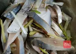 Illustration of how to make pan-fried pomfret 3