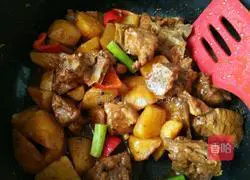 Illustration of braised potato ribs 11