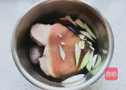 Illustration of how to make sauce elbow 5