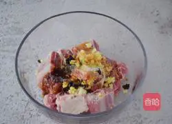 Illustration of how to make steamed pork ribs with black bean sauce 3