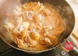 Illustration of chicken stewed with mushrooms 4