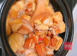 Illustration of how to make braised pork with fried tofu 12