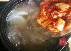 Illustration of how to make spicy cabbage dumpling pot 9