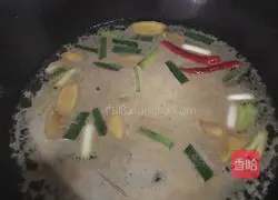 Illustration of how to make salmon head stewed with tofu 3