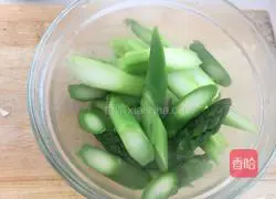 Illustration of Kuaishou Stir-fried Shrimp with Seasonal Vegetables and Asparagus 4