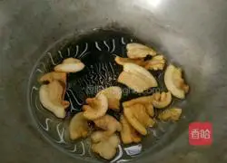 Illustration of how to stir-fry cabbage with oil residue 2