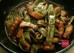 Illustration of how to stew beans in a farmhouse 5