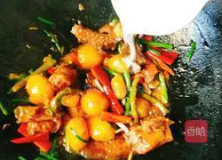 Illustration of braised pork ribs with small potatoes 6