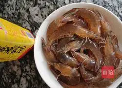 Illustration of how to make salt and pepper shrimp 2