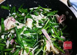 Illustration of how to make fried leeks with enoki mushrooms 19