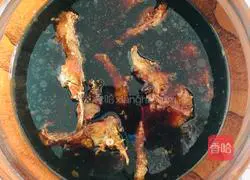 Illustration of how to make smoked fish 10