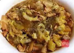 Illustration of how to make pork and cabbage vermicelli 6