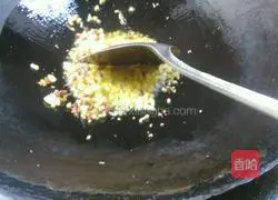 Illustration of how to make steamed crayfish 10