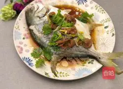 Cantonese style - Steamed Golden Pomfret with Sour Plums Illustration 6