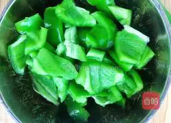 Illustration of home-style fried tomatoes with peppers 1