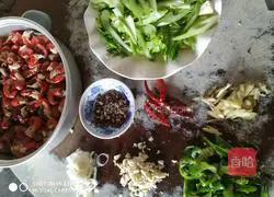 Illustration of how to make spicy crayfish 1