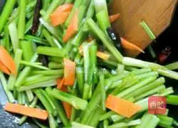 Illustration of how to make spicy celery 5